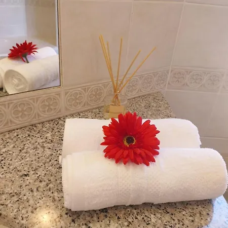 Pilar 2 Funchal, By Specialstays